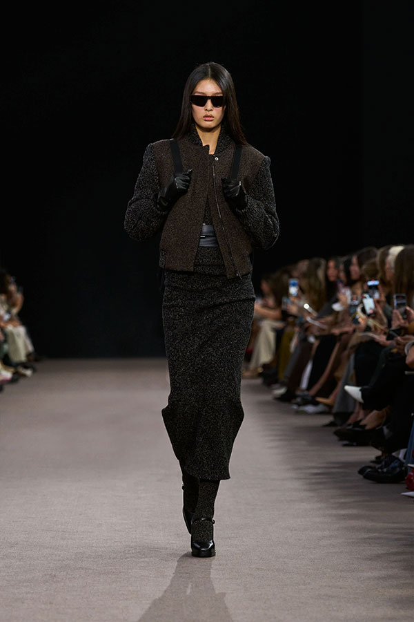 Max Mara Fall/Winter 2025 Fashion Show - Look with Black Mask Sunglasses and Black Leather Mary Janes.
